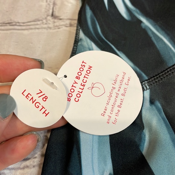 NWT Spanx Booty Boost 7/8 Printed Marble Leggings - Size Small - Picture 5 of 12